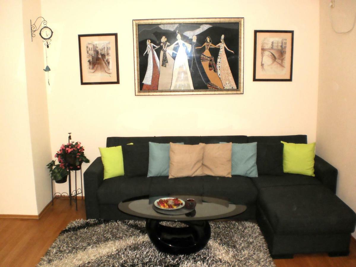 Apartment Fine Home Tbilisi Bagian luar foto